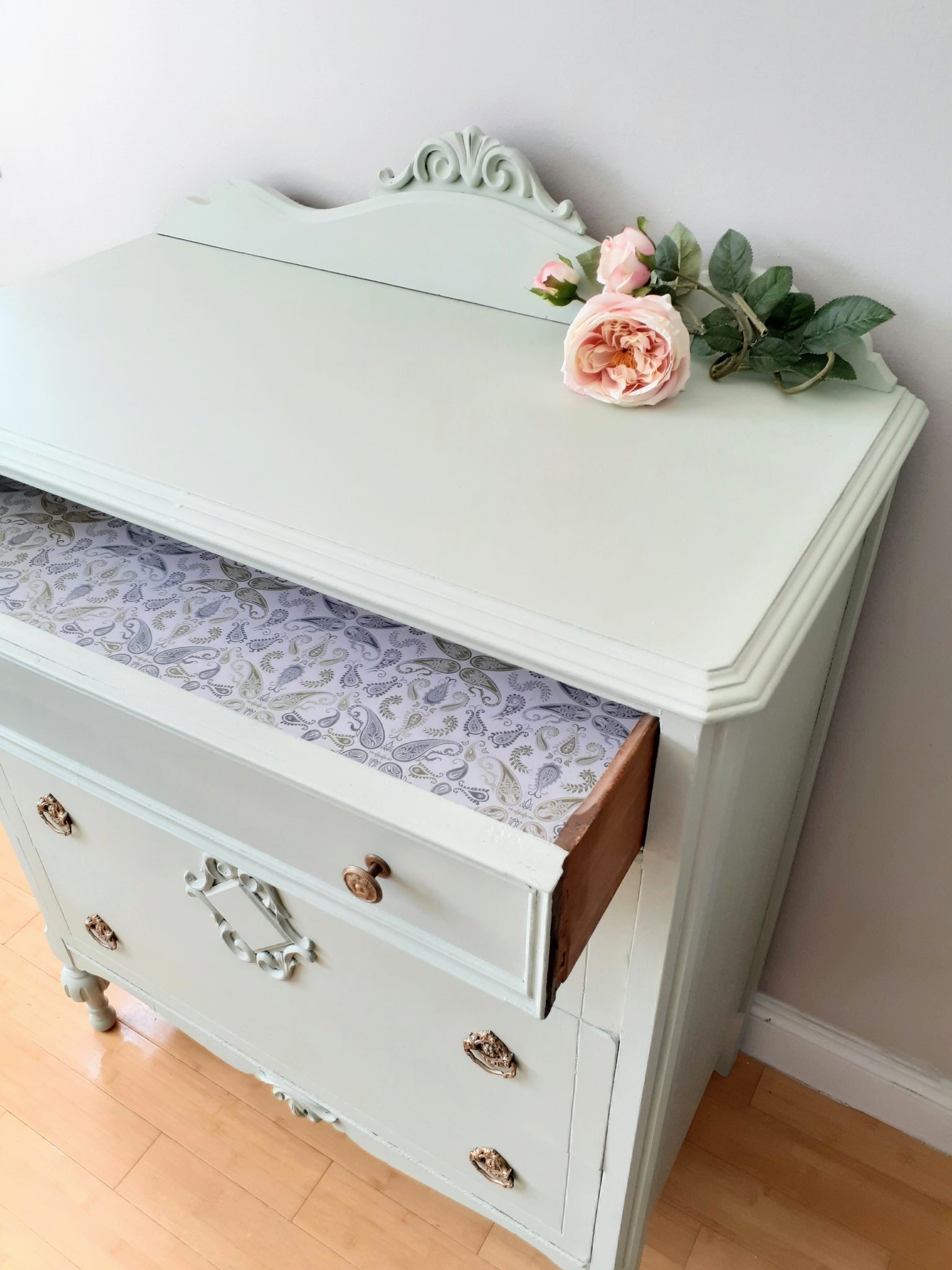 Mint Green Antique Dresser ** Shipping is Not Included** Please contac – The Shutter House Mint Green Antique Dresser ** Shipping is Not Included** Please contac – The Shutter House